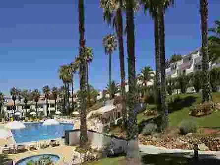 Cheerfulway Alba Aparthotel 3*
